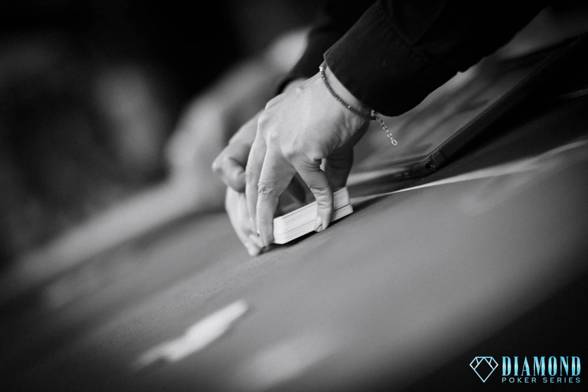 14102025_1200_dealer-1